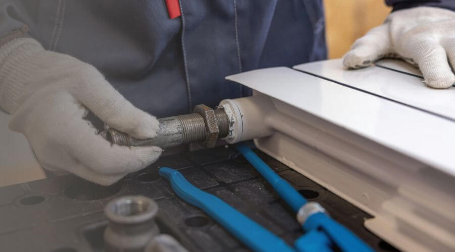 Expert burst pipe repair services in Oak Ridge, LA